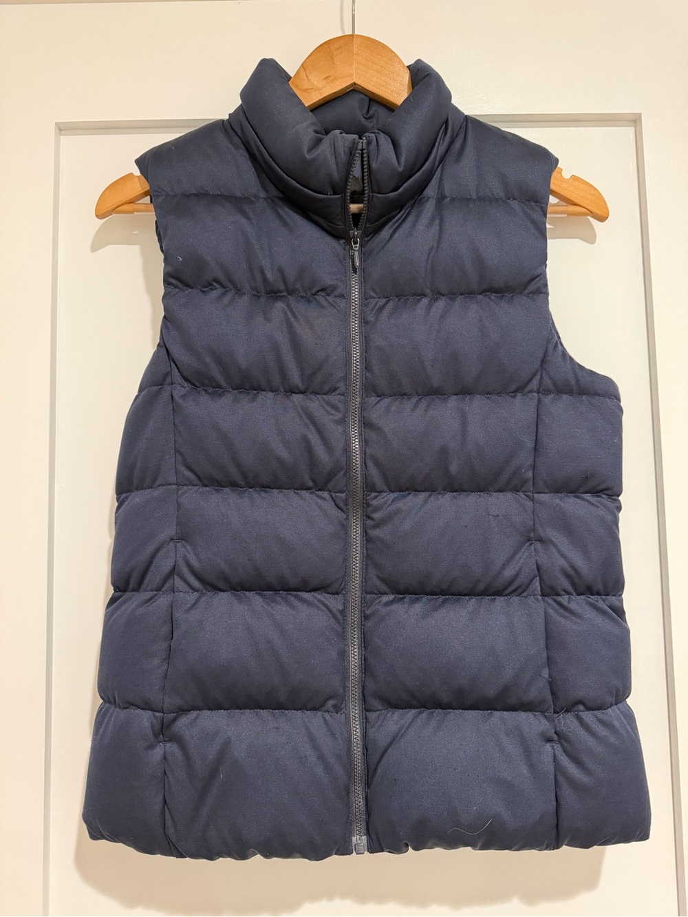 Uniquo Women’s Navy Puffer Vest - Sleeveless Quilted Jacket
